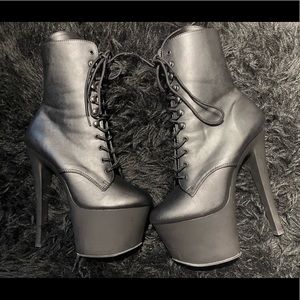 7’ MATTE BLACK PLEASER SHOES